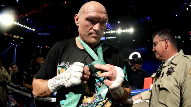 Adviser Kinahan to 'take time away' from boxing