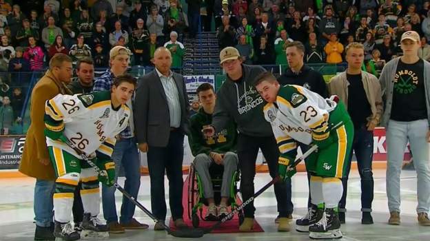 Lorry driver charged in fatal Humboldt Broncos ice hockey crash - BBC News