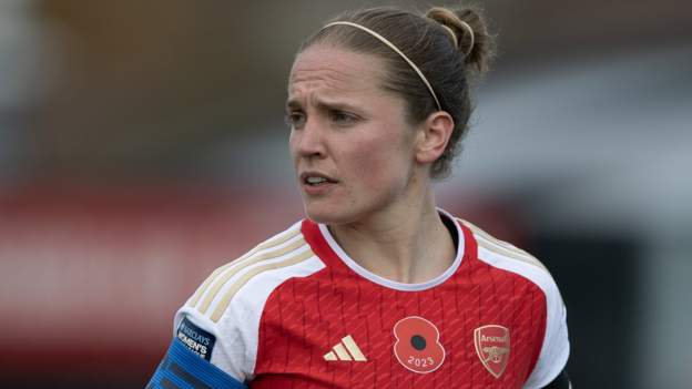 Kim Little: Arsenal captain says they must be 'almost perfect' to catch Chelsea in WSL