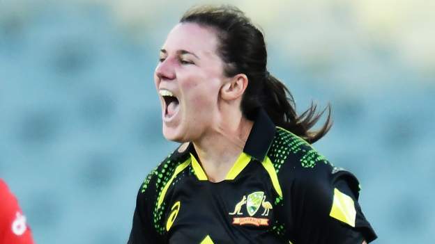 Tahlia McGrath: Australia all-rounder makes her mark in Ashes opener - BBC  Sport