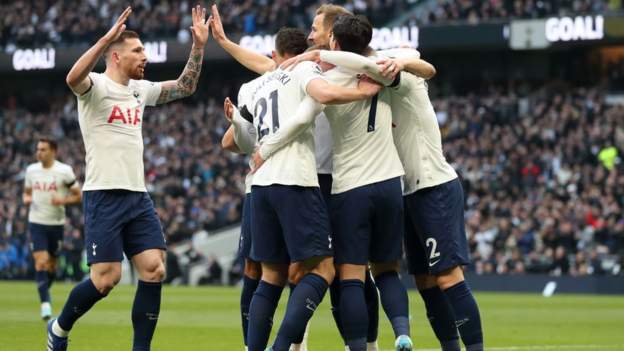 Tottenham 3-1 West Ham: Son strikes twice as Spurs close in on top four