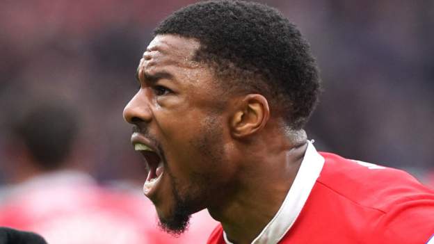 Middlesbrough thrash Reading to boost promotion push