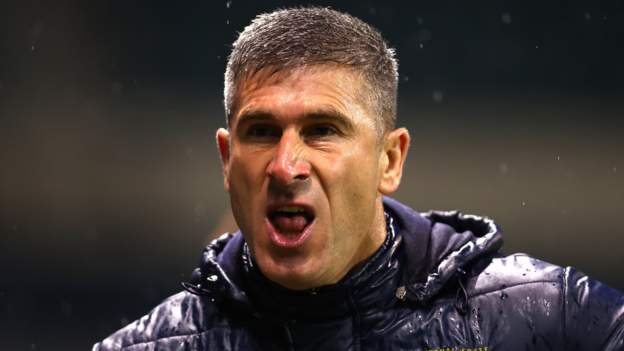 Montgomery on shortlist as Hibs narrow boss search