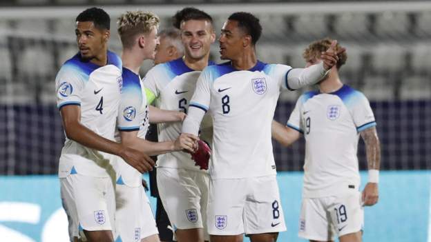 England U21s beat Israel to reach quarter-finals