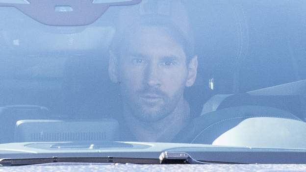 lionel-messi-reports-for-barcelona-training-after-confirming-he-will-stay-bbc-sport