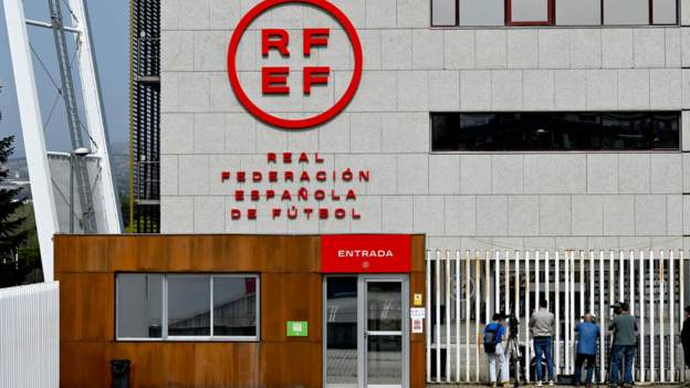 Spanish police search football HQ in corruption probe