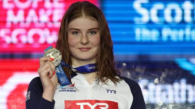 European Short Course Swimming Championships: Freya Anderson wins ...