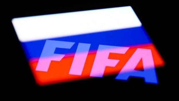 Krise in der Ukraine: Fifa sperrt Russland, da das IOC die Suspendierung von Sportlern fordert