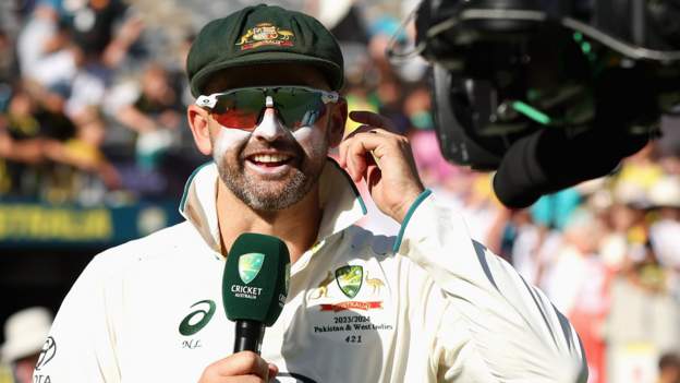 Lyon takes 500th Test wicket as Australia thrash Pakistan
