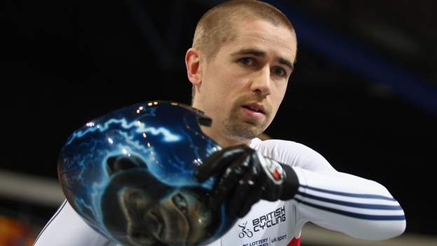 Neil Fachie: Paralympic medallist unable to socially distance thumbnail