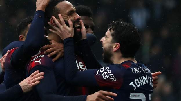 West Brom fight back to thump lowly Huddersfield