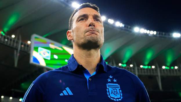 World Cup winner Scaloni to remain Argentina coach