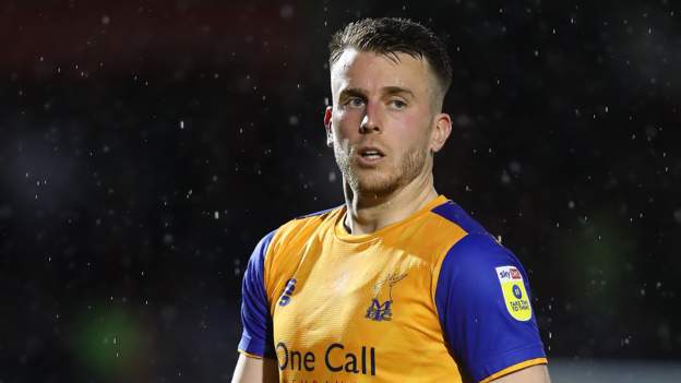 Rhys Oates: Mansfield striker out for 'few months' with pectoral muscle ...