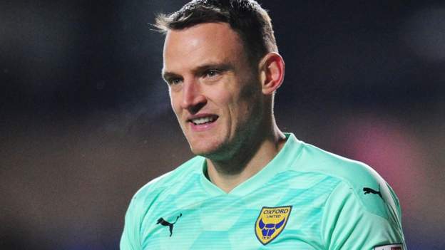 Simon Eastwood: Oxford United goalkeeper signs new deal until 2024