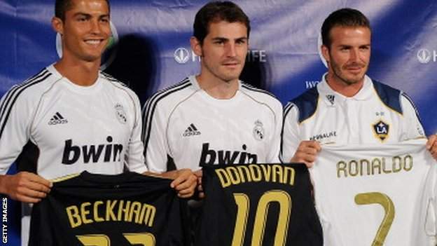 Cristiano Ronaldo is new Manchester United No 7! David Beckham to