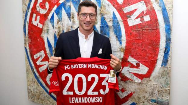 Robert Lewandowski: Bayern Munich striker signs new contract until 2023 -  BBC Sport