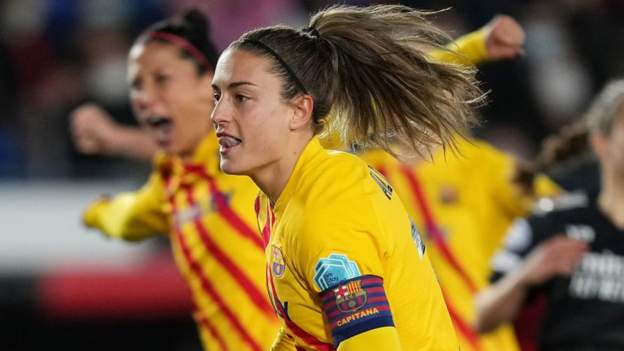 Real Madrid Femenino 1-3: Barcelona Femenino: Visitors come from behind to deny Real famous win