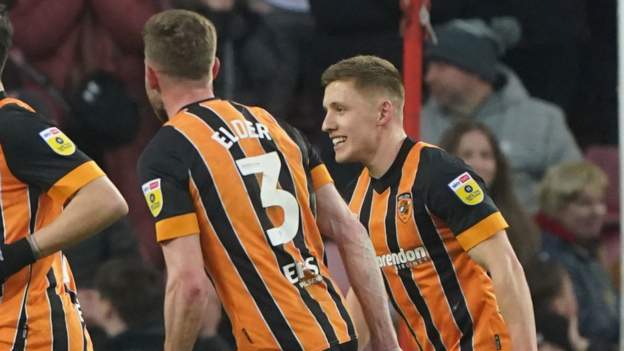 Hull earn last-gasp draw in thriller at Sunderland