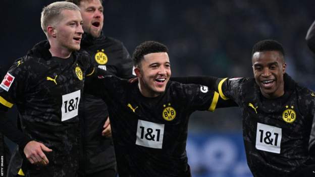Sancho grabs assist on Dortmund return
