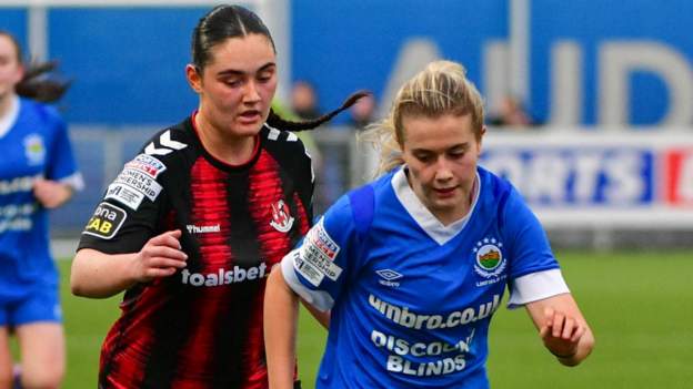 Linfield and Lisburn ease to comfortable wins