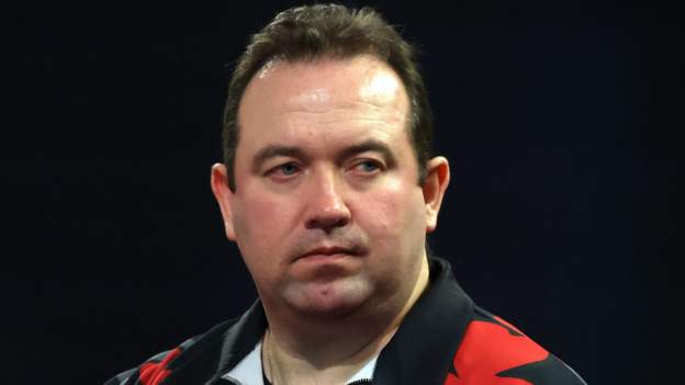 Dolan defeats Hendriks to make third round
