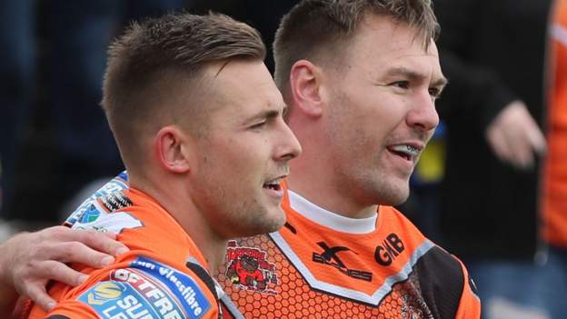 Super League: Castleford Tigers 36-16 Warrington Wolves ...