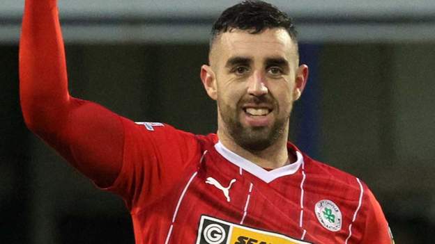 Larne miss chance to go top as Reds come back to win