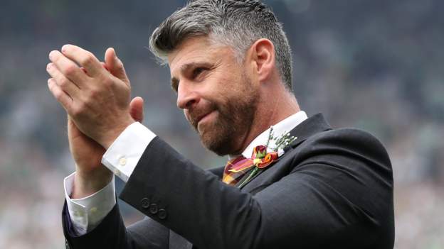 Stephen Robinson: Ex-Motherwell boss leaves Morecambe to become new St Mirren ma..