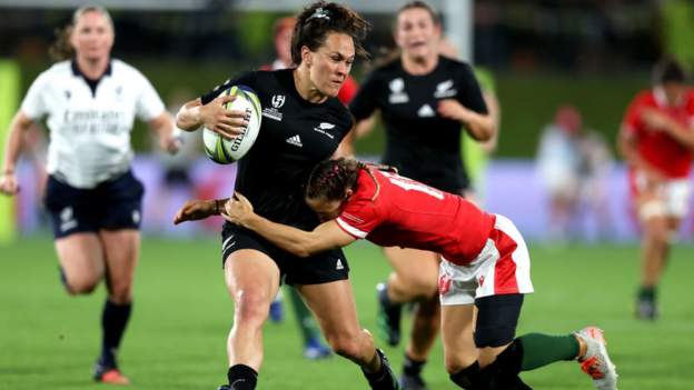 New Zealand thrash Wales to reach World Cup semis