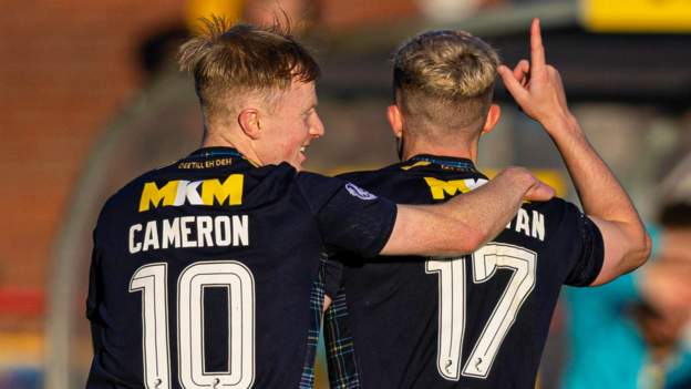 McCowan stunner gives Dundee win over Livingston