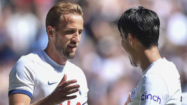 Kane hits four as Spurs steamroller Shakhtar
