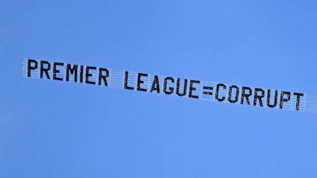 Manchester City v Liverpool: Everton points-protest banner one of two flown over Etihad