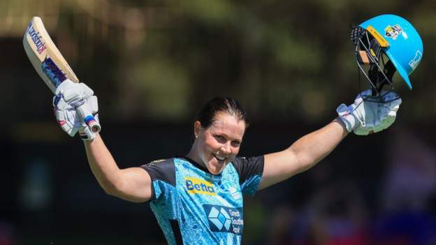 Harris hits six with broken bat in record WBBL score