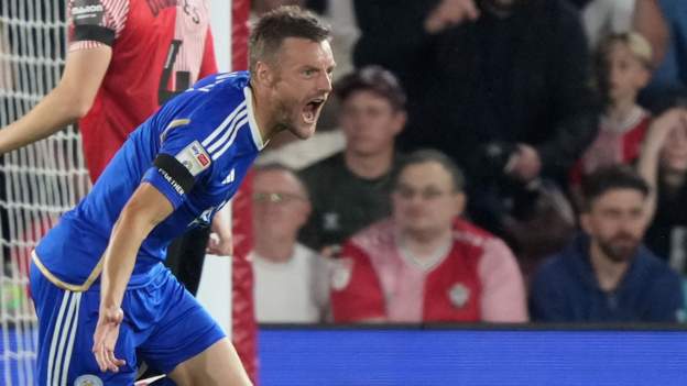 Southampton 1-4 Leicester City - Jamie Vardy scores after 21 second to help the Foxes go top
