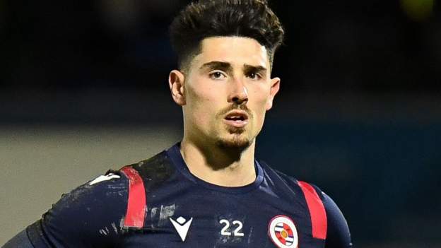 Luke Southwood: Reading goalkeeper signs new two-year contract - BBC Sport