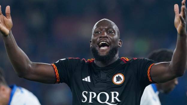 Roma 2-0 Frosinone - Romelu Lukaku helps Jose Mourinho's struggling side to success