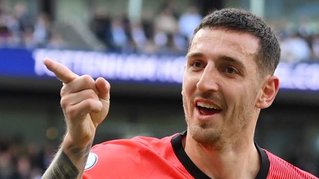 Brighton captain Dunk signs new contract