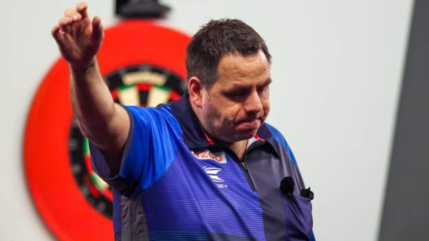 Two-time champion Lewis suffers early Worlds exit