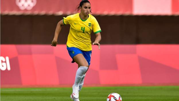 WSL leaders Arsenal sign Brazilian defender Rafaelle Souza - BBC Sport