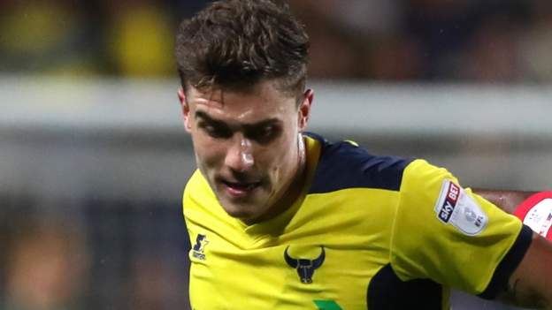 Oxford United: Midfielder Josh Ruffels signs new contract - BBC Sport
