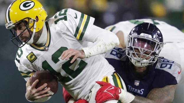 NFL: Tennessee Titans win 27-17 to leave Green Bay Packers struggling to  reach play-offs - BBC Sport