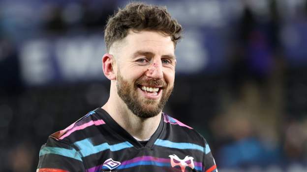 Cuthbert back on Ospreys bench against Ulster
