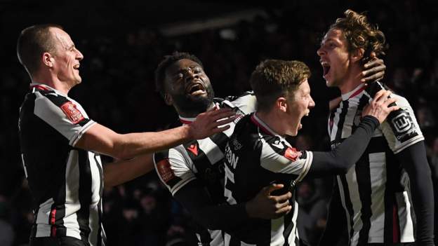 Grimsby Town 3-0 Luton Town: League Two Side Shock Championship High ...