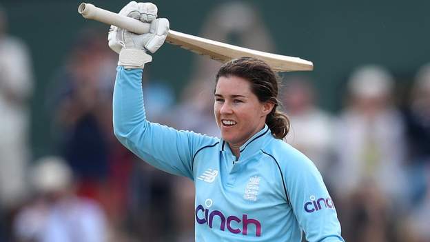 England v New Zealand: Tammy Beaumont hits 102 as hosts win final ODI by 203 runs for 4-1 series victory