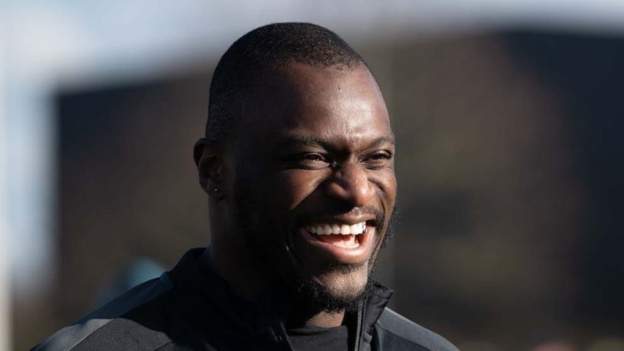 EFE OBADA: What it's like facing Patrick Mahomes, Tom Brady GOAT