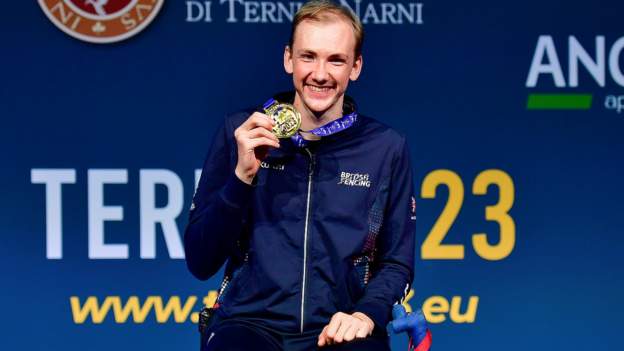 Gilliver retains wheelchair fencing world title