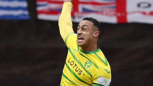Bristol City 1-2 Norwich City: Adam Idah's late goal seals comeback win for Canaries