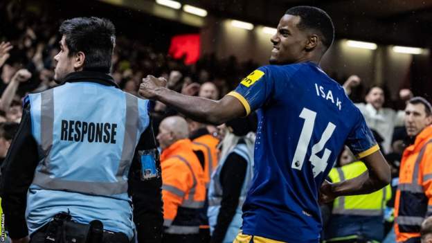 <div>Nottingham Forest 1-2 Newcastle: Can Alexander Isak fire Magpies to 'special season?'</div>