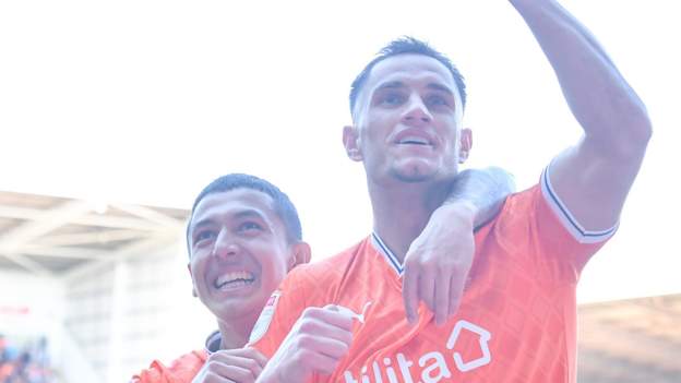 Blackpool keep up survival hopes with Wigan win