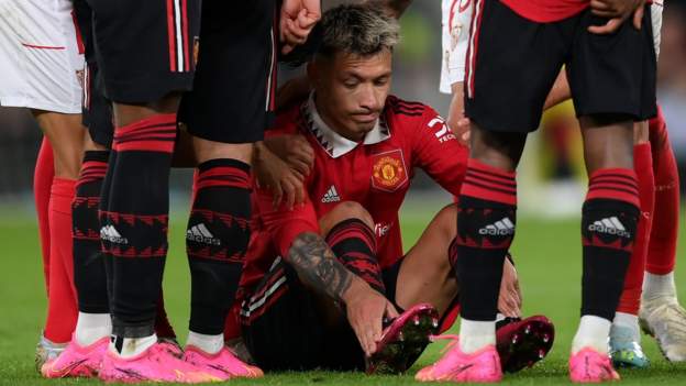 Lisandro Martinez: Manchester United defender visibly upset after injury
